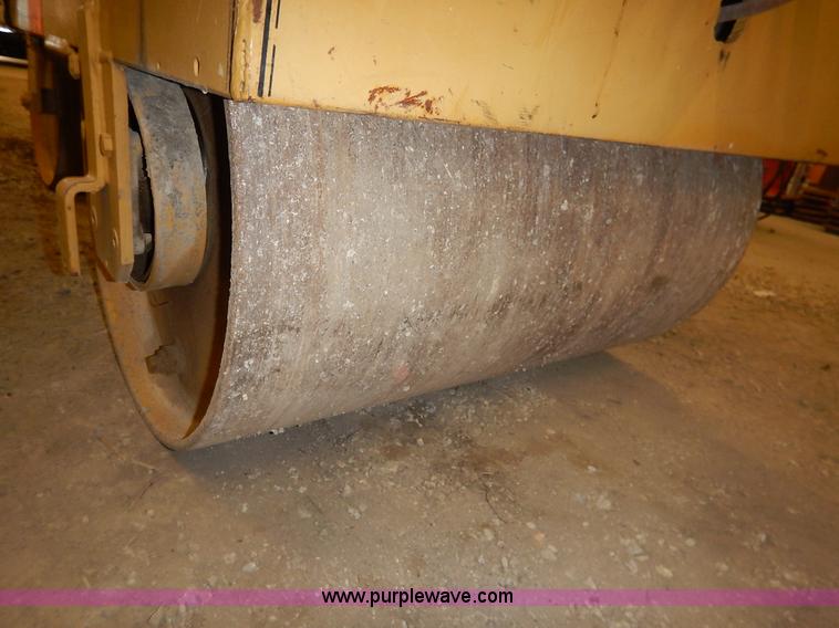 image for item BJ9732 Vibratory double drum roller