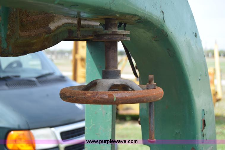 image for item BM9221 Oliver 38" band saw