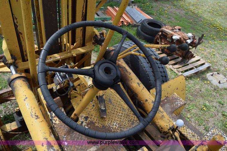 image for item E6142 Champ forklift