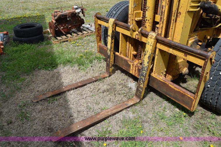 image for item E6142 Champ forklift