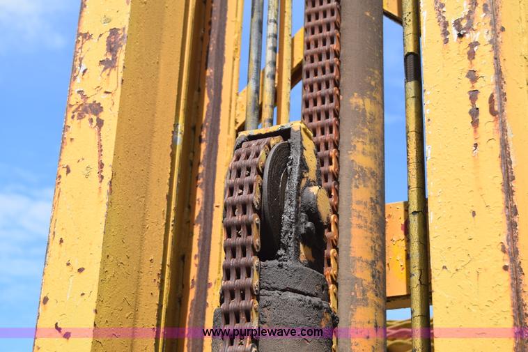 image for item E6142 Champ forklift