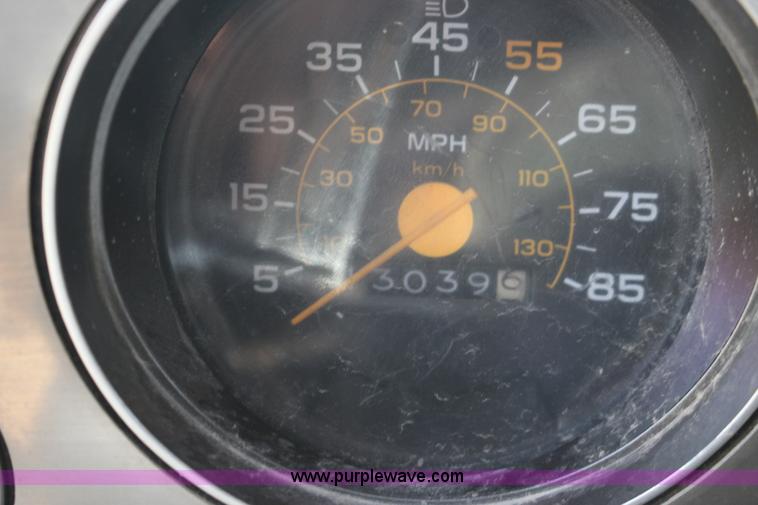 image for item F7627 1986 Chevrolet Silverado 10 Suburban SUV