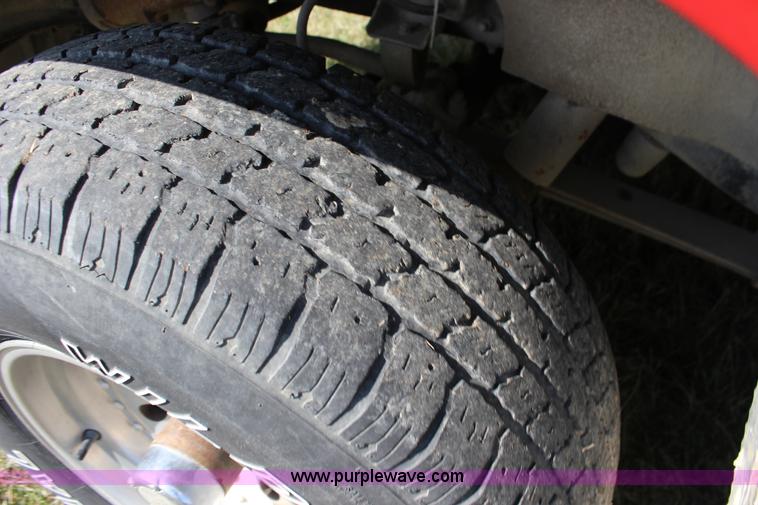 image for item F7627 1986 Chevrolet Silverado 10 Suburban SUV