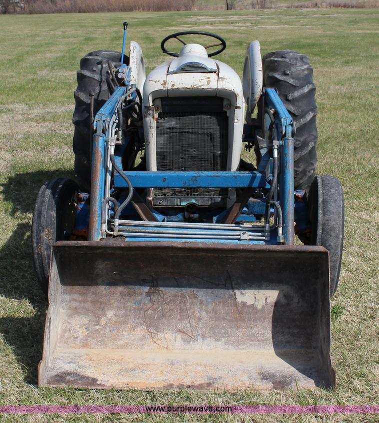 image for item F7631 Ford 4000 tractor