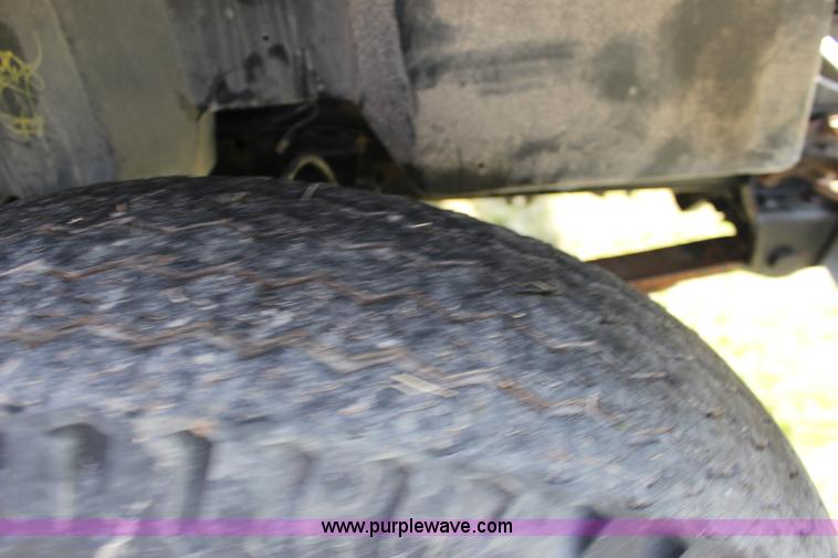 image for item F7632 1988 International S1600 dump truck