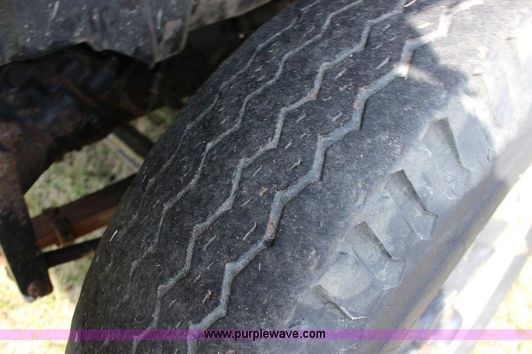 image for item F7632 1988 International S1600 dump truck