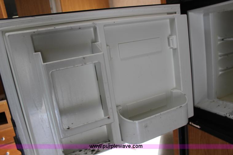 image for item F7633 2005 All American Sport fifth wheel toy hauler camper