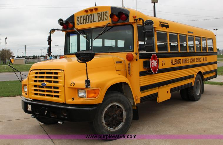 image for item F7676 1995 Ford school bus