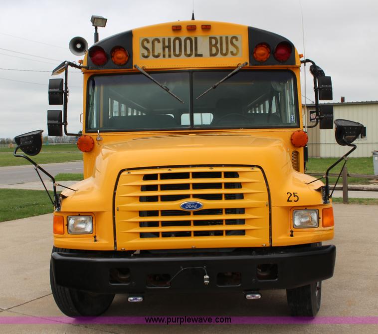 image for item F7676 1995 Ford school bus