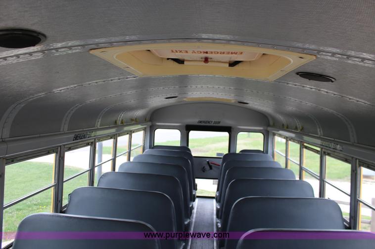 image for item F7676 1995 Ford school bus