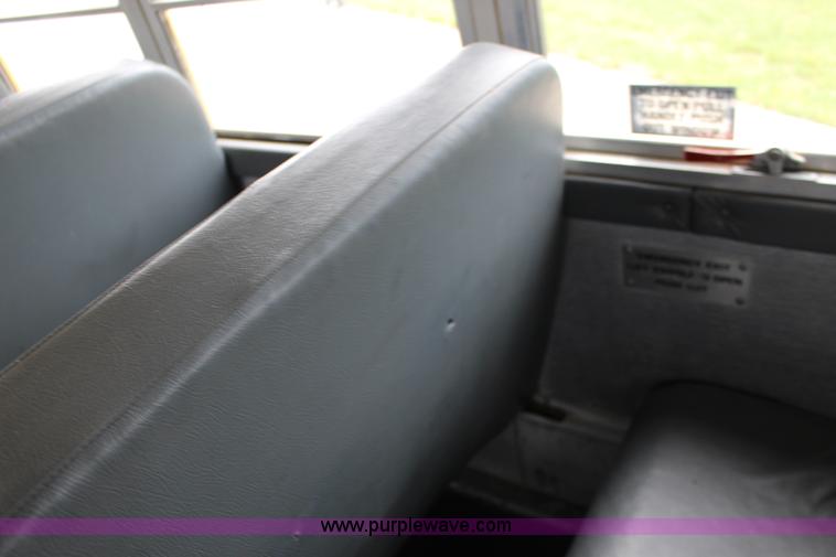 image for item F7676 1995 Ford school bus
