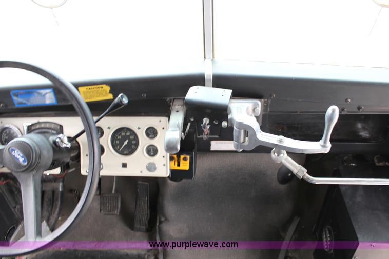 image for item F7676 1995 Ford school bus