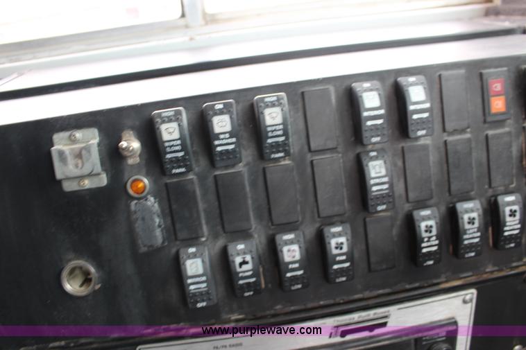 image for item F7676 1995 Ford school bus