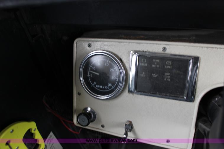 image for item F7676 1995 Ford school bus