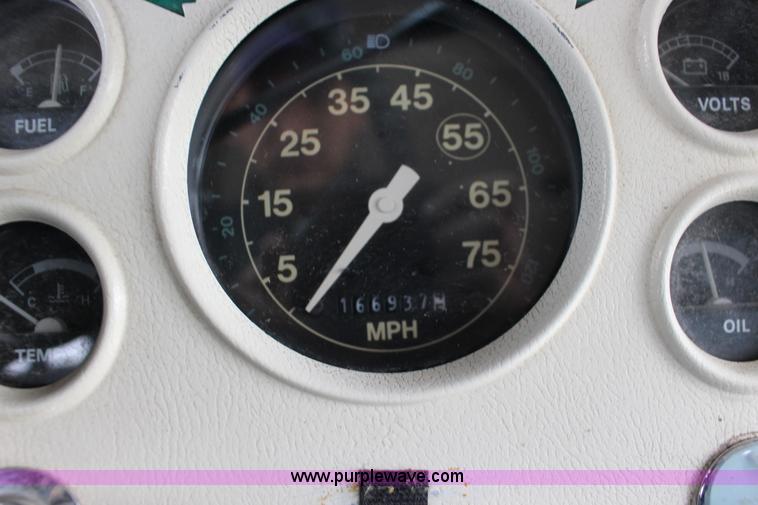 image for item F7676 1995 Ford school bus