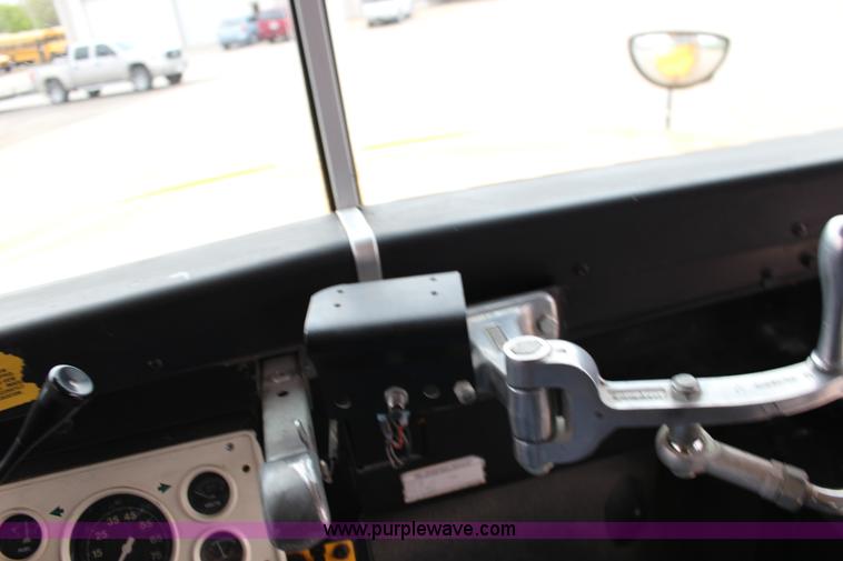 image for item F7676 1995 Ford school bus