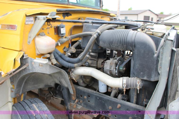 image for item F7676 1995 Ford school bus