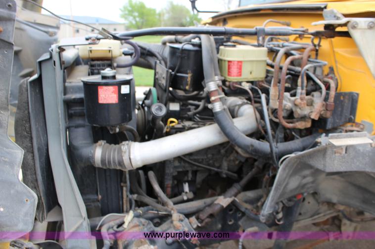 image for item F7676 1995 Ford school bus