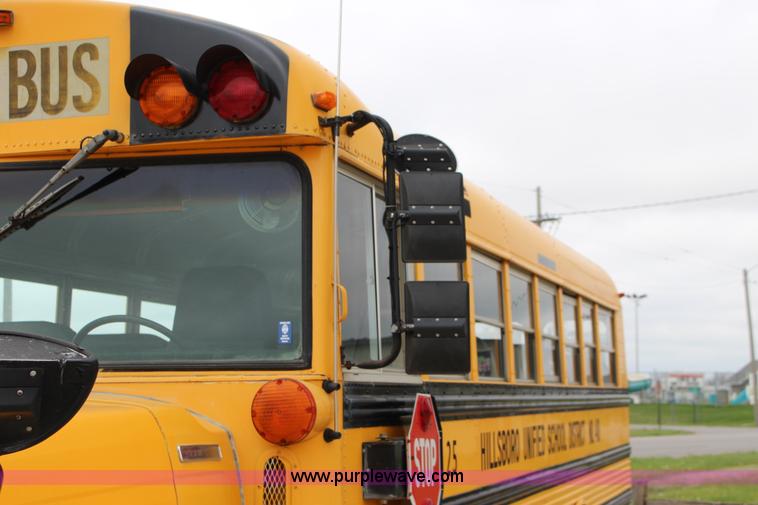 image for item F7676 1995 Ford school bus