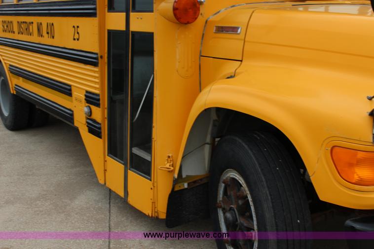 image for item F7676 1995 Ford school bus