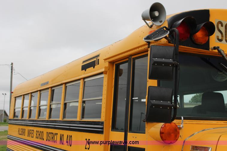 image for item F7676 1995 Ford school bus