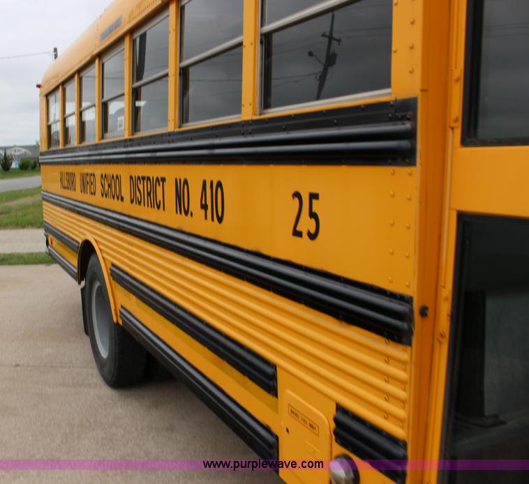 image for item F7676 1995 Ford school bus