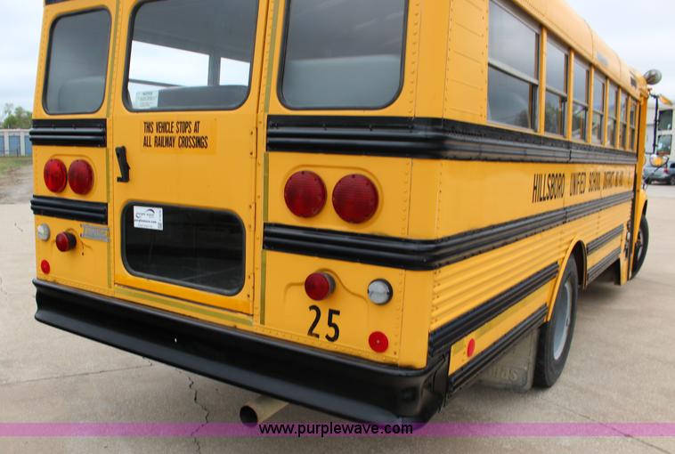 image for item F7676 1995 Ford school bus