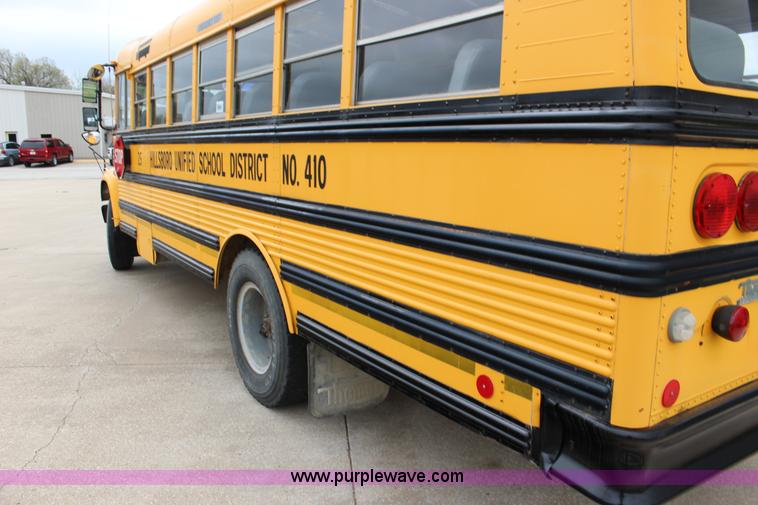 image for item F7676 1995 Ford school bus