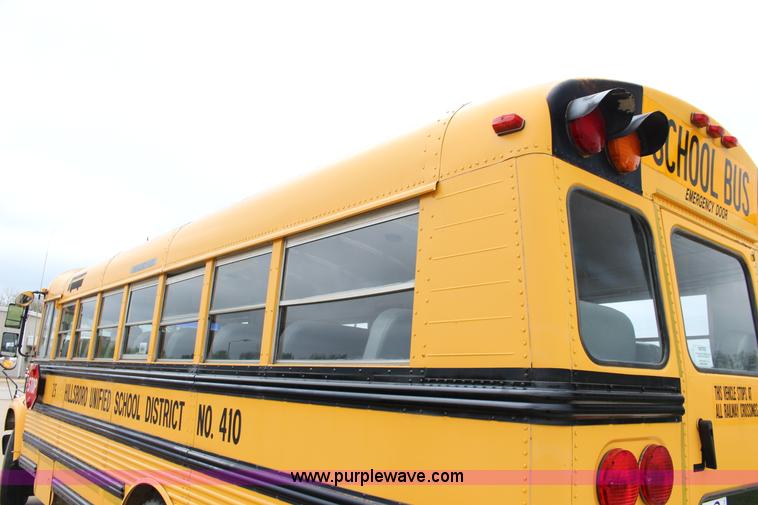 image for item F7676 1995 Ford school bus