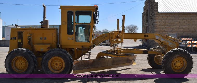 image for item H5196 1991 Caterpillar 140G motor grader