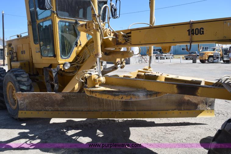 image for item H5196 1991 Caterpillar 140G motor grader
