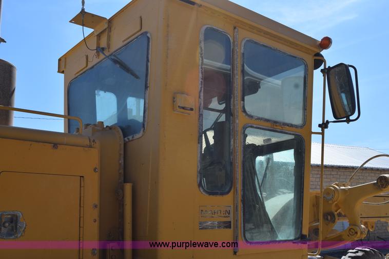 image for item H5196 1991 Caterpillar 140G motor grader