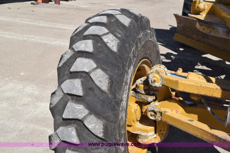 image for item H5196 1991 Caterpillar 140G motor grader