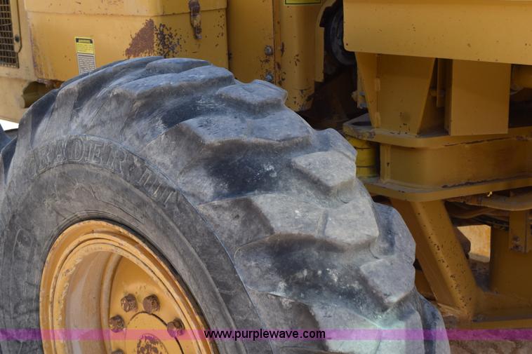 image for item H5196 1991 Caterpillar 140G motor grader