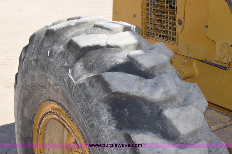 image for item H5196 1991 Caterpillar 140G motor grader