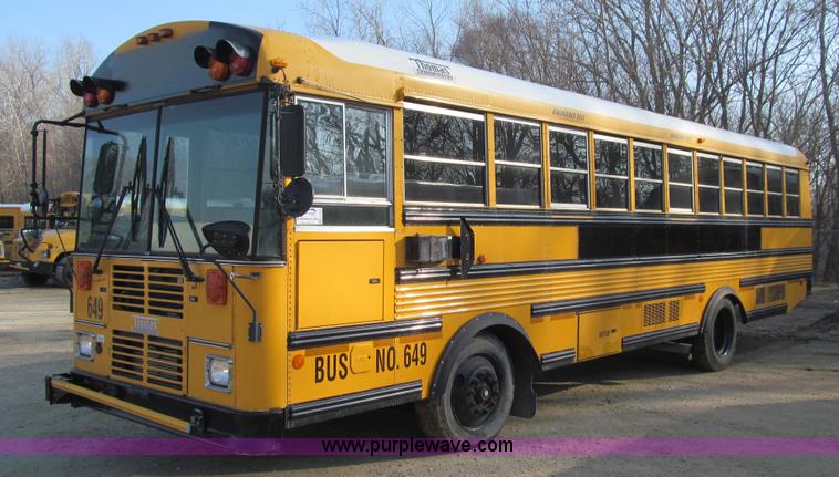 image for item J3329 2001 Thomas Saf-T-Liner MVP EF school bus