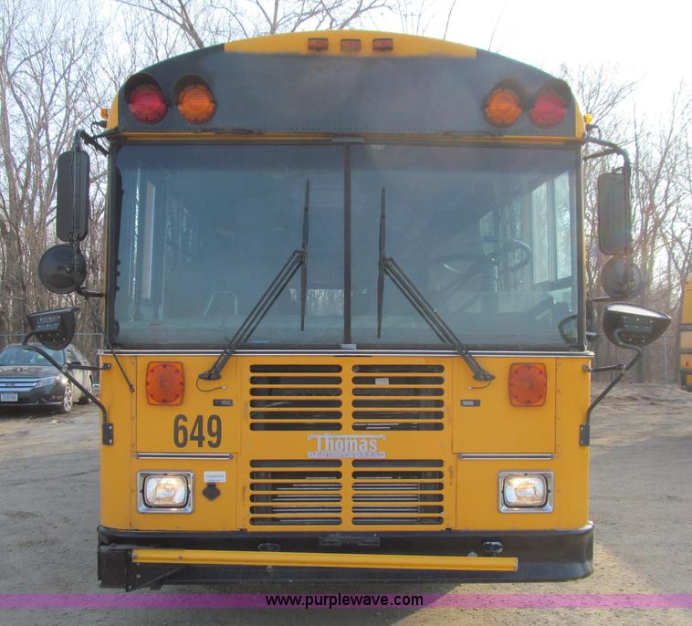 image for item J3329 2001 Thomas Saf-T-Liner MVP EF school bus