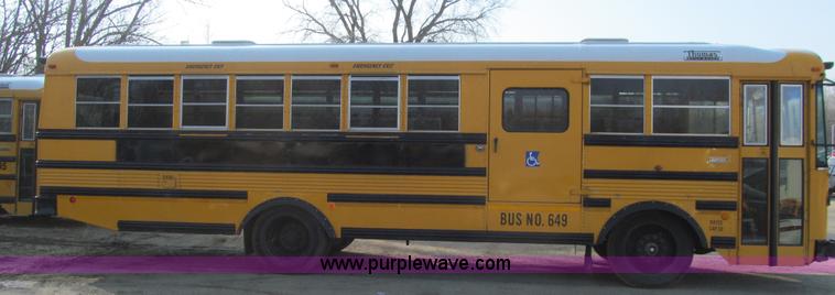 image for item J3329 2001 Thomas Saf-T-Liner MVP EF school bus