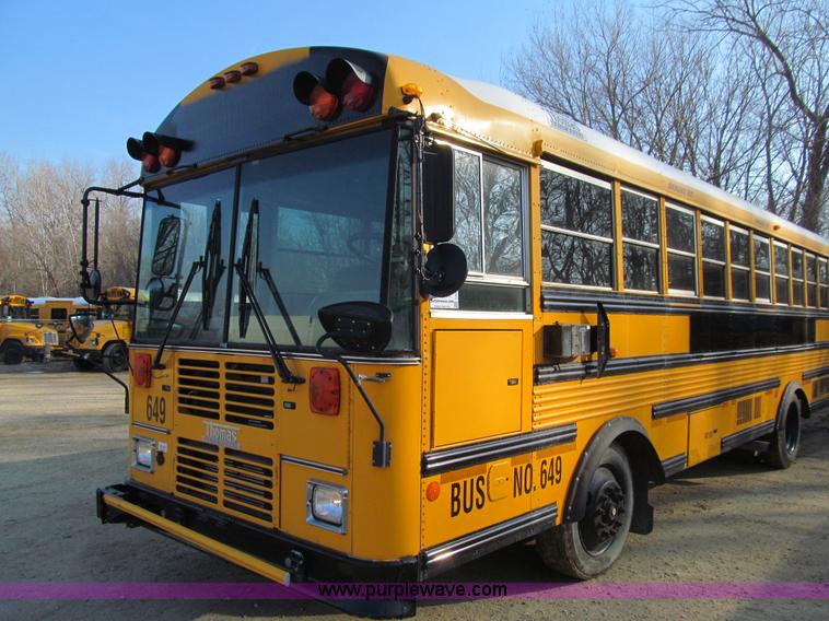 image for item J3329 2001 Thomas Saf-T-Liner MVP EF school bus