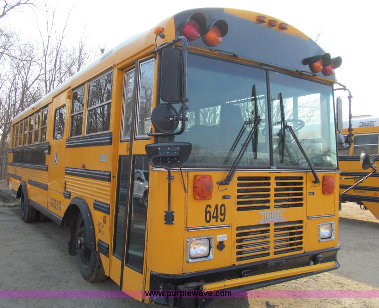 image for item J3329 2001 Thomas Saf-T-Liner MVP EF school bus