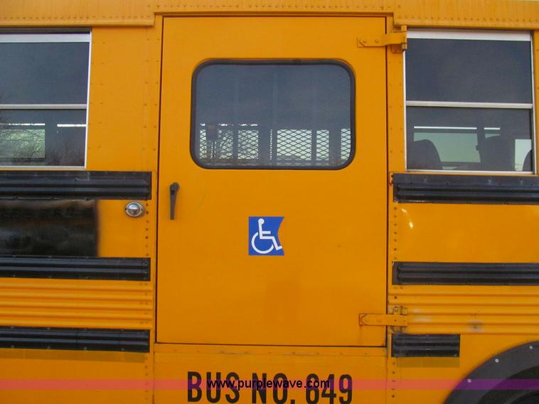 image for item J3329 2001 Thomas Saf-T-Liner MVP EF school bus