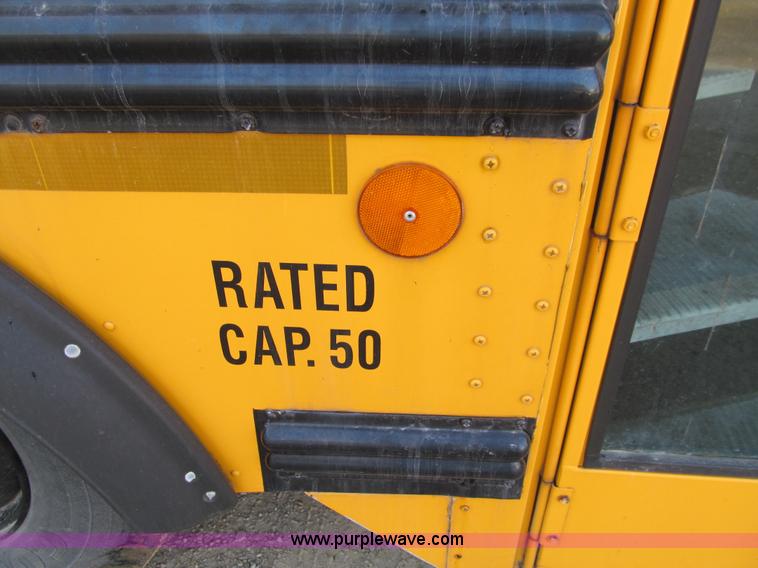 image for item J3329 2001 Thomas Saf-T-Liner MVP EF school bus