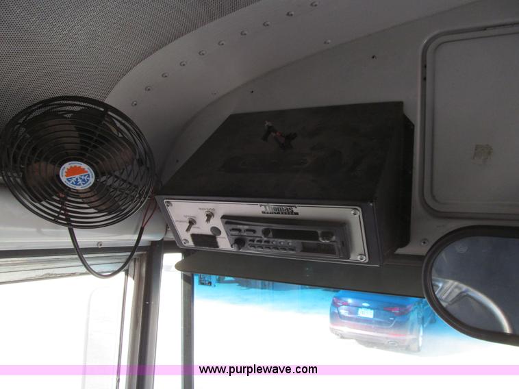 image for item J3329 2001 Thomas Saf-T-Liner MVP EF school bus