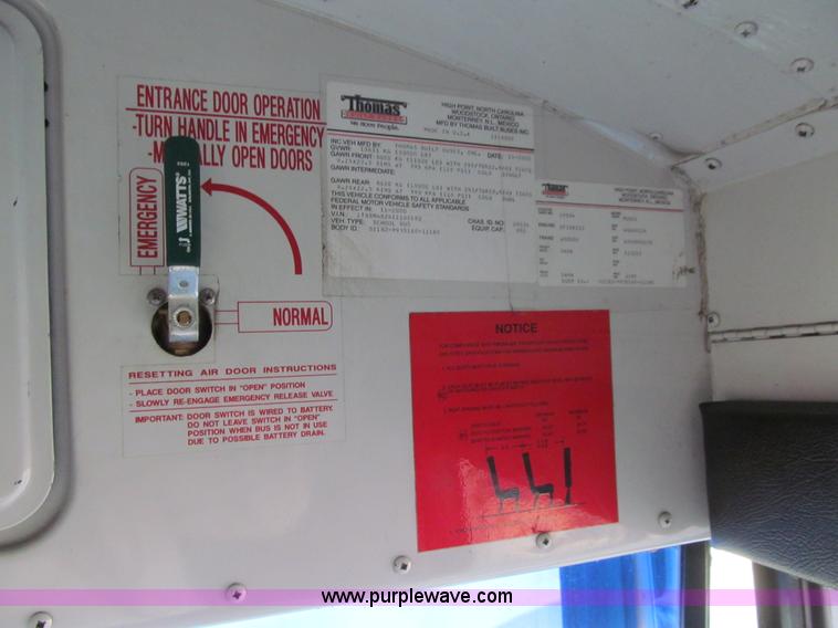 image for item J3329 2001 Thomas Saf-T-Liner MVP EF school bus