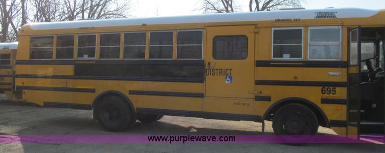 image for item J3330 2004 Thomas Saf-T-Liner MVP EF bus