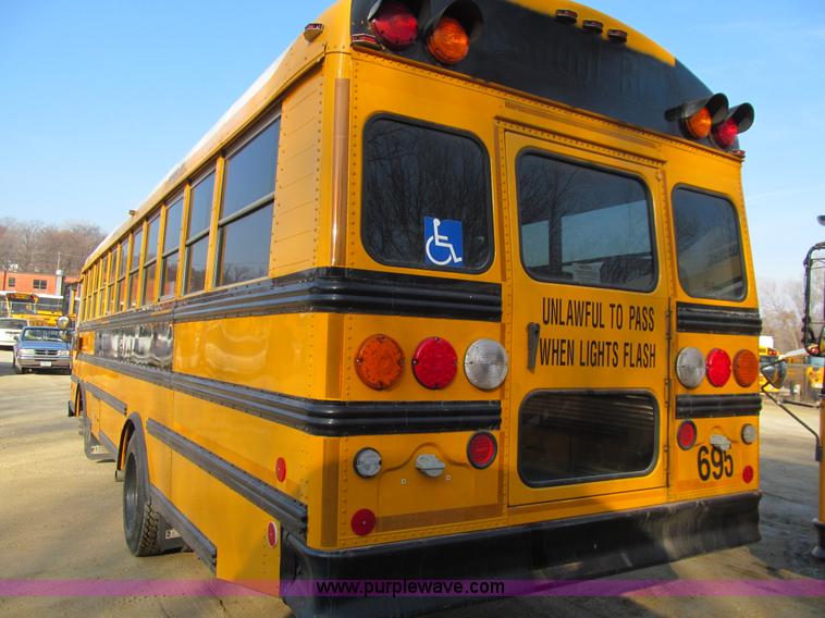 image for item J3330 2004 Thomas Saf-T-Liner MVP EF bus