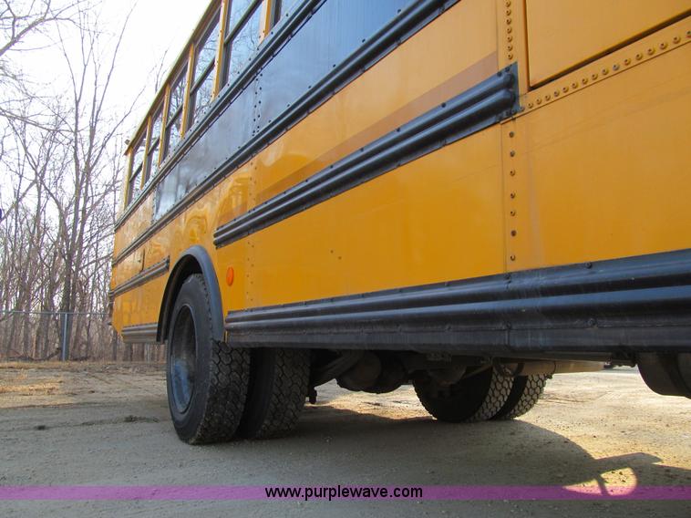 image for item J3330 2004 Thomas Saf-T-Liner MVP EF bus