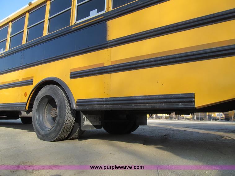 image for item J3330 2004 Thomas Saf-T-Liner MVP EF bus