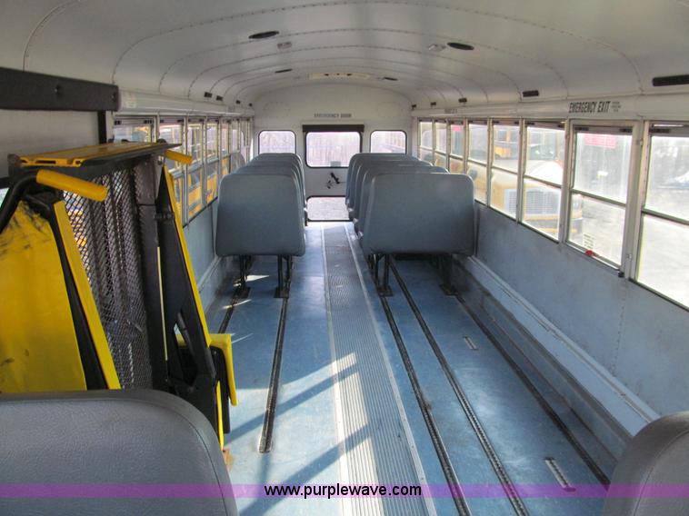 image for item J3330 2004 Thomas Saf-T-Liner MVP EF bus