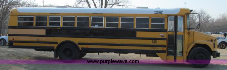 image for item J3331 2004 Freightliner FS65 school bus